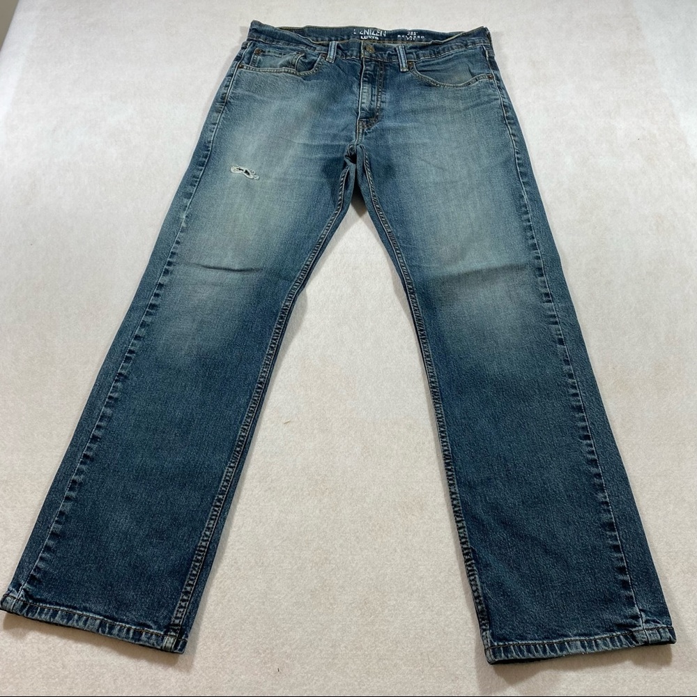 Levi’s 285 Relaxed Jeans Size 32-30 Distressed jeans High Rise high wais…